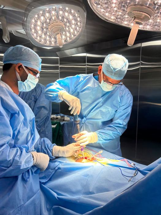Dr. Shivaji Kolli, orthopaedic surgeon, in the operating theatre in Bengaluru (photo 1)