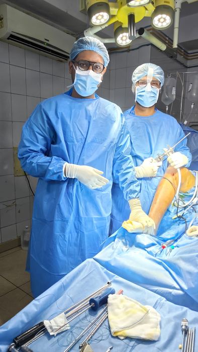 Dr. Shivaji Kolli, orthopaedic surgeon, in the operating theatre in Bengaluru (photo 36)